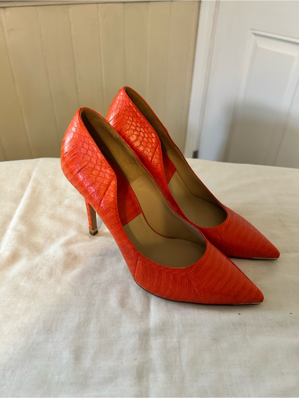 Michal Kors Collection Abraham Genuine Snakeskin Pumps-Size 39/8.5/NEW